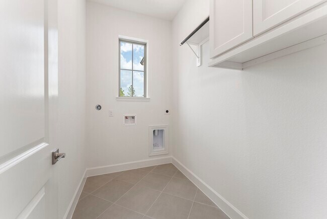 Building Photo - 26545 Pioneer Pointe Ct