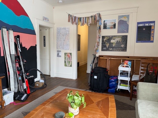 Building Photo - 18 Weston St