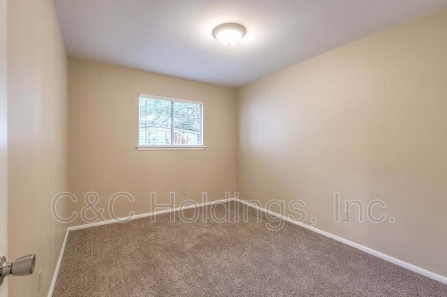 Building Photo - 212 201st E Ave