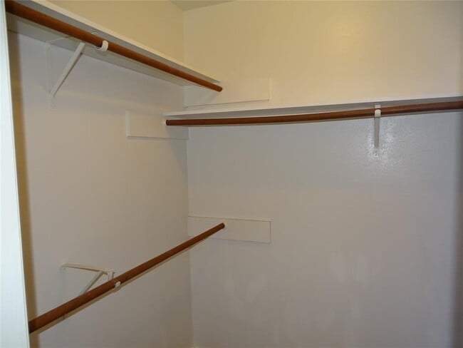Building Photo - 7247 Barton Oaks Dr