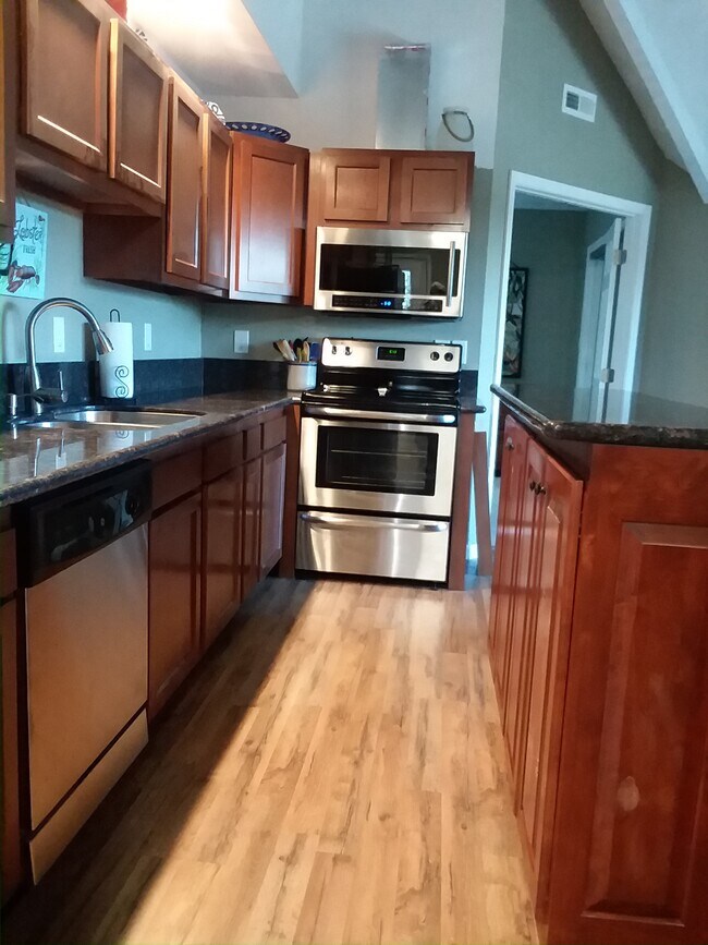 Primary Photo - 2040 E Ocean View Ave