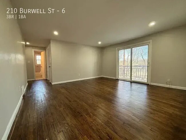 Building Photo - 210 Burwell St