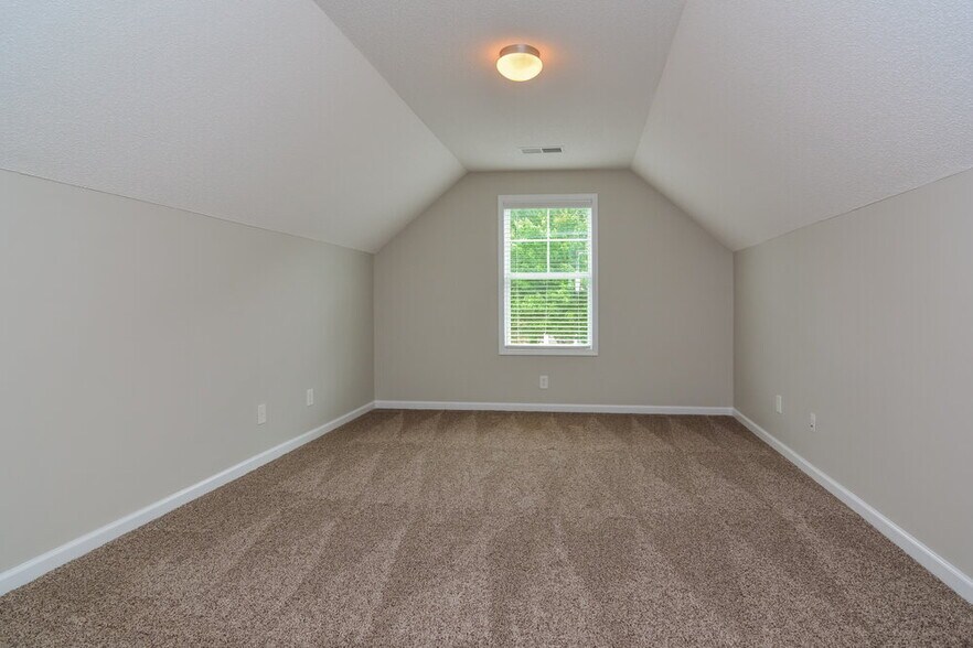 Building Photo - 3896 Pine Village Pl
