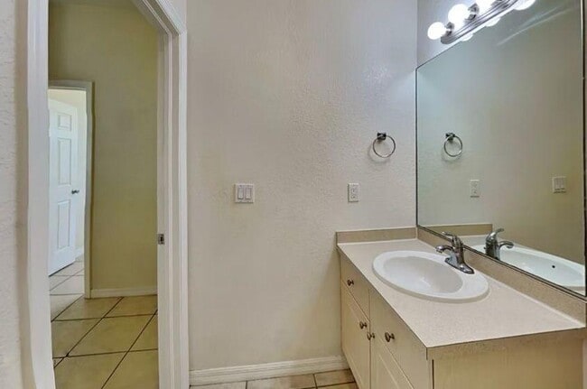 Building Photo - 17364 Barbara Dr