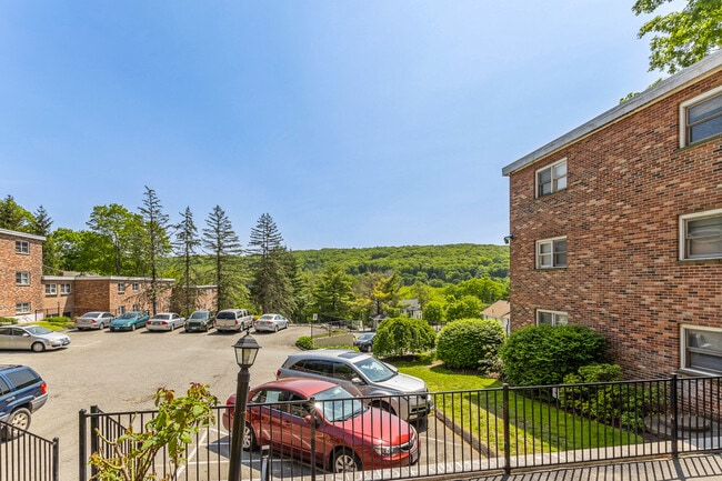 Building Photo - Hillside Apartments