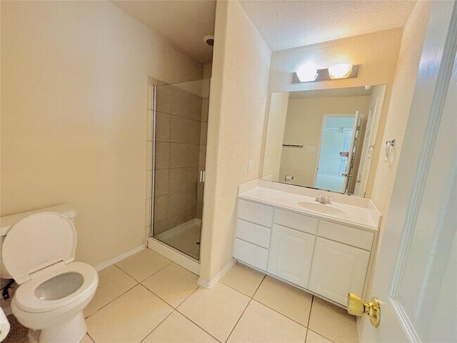Building Photo - 14851 Fir Knoll Way
