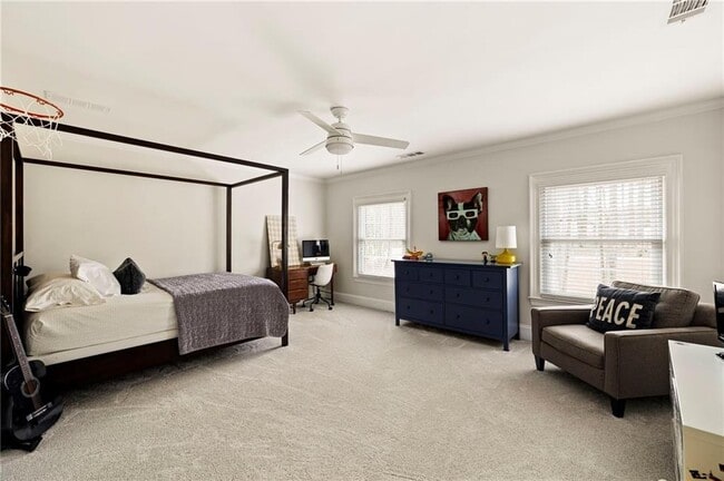 Building Photo - 2270 Emerald Dr