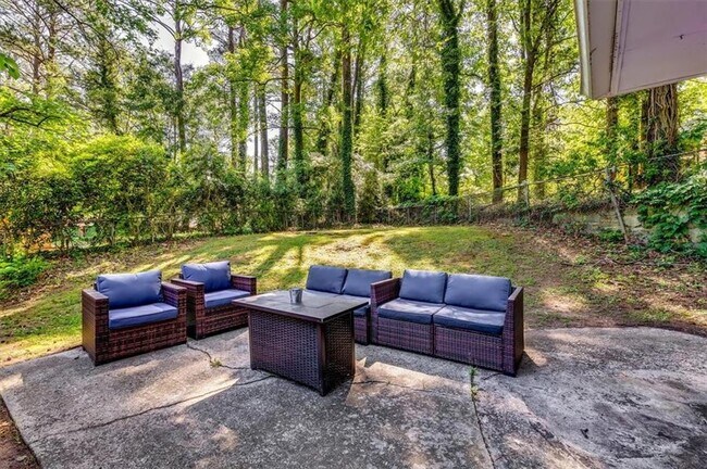 Building Photo - 3482 Scenic Dr