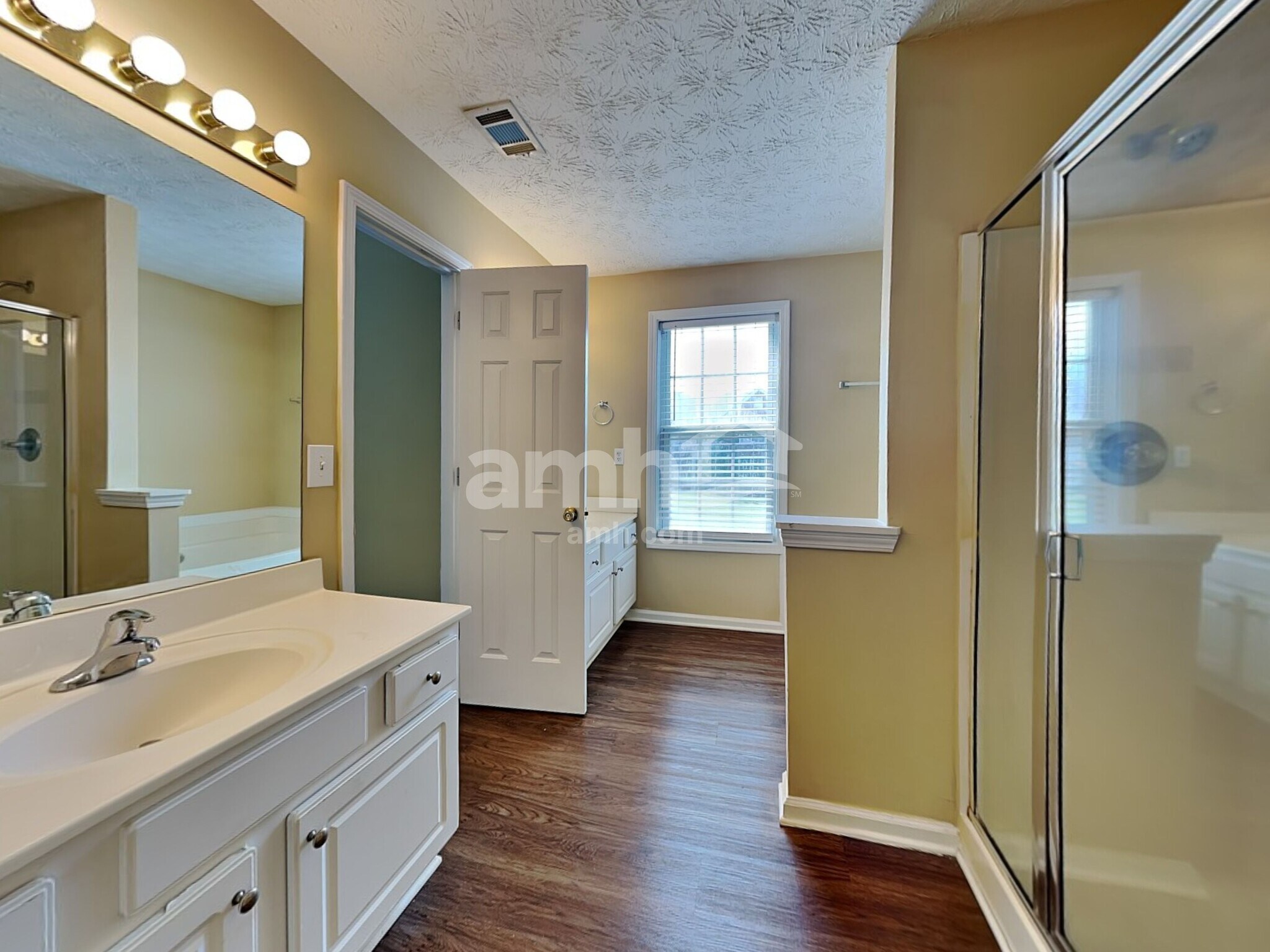 Building Photo - 1305 Carlysle Park Dr