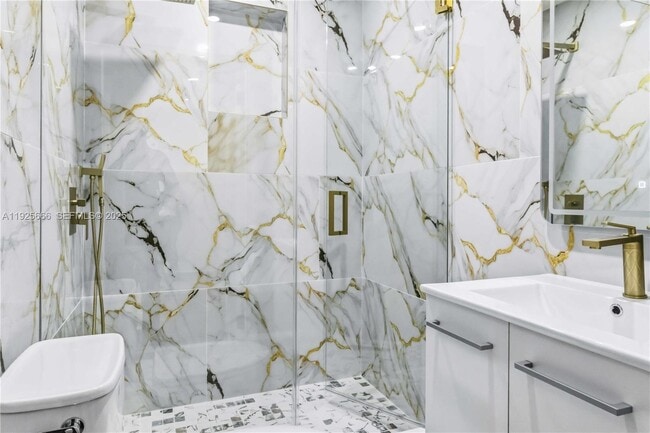 Building Photo - 3240 SW 69th Ave