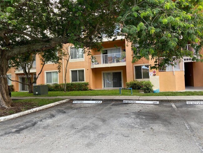 Building Photo - 6992 SW 39th St