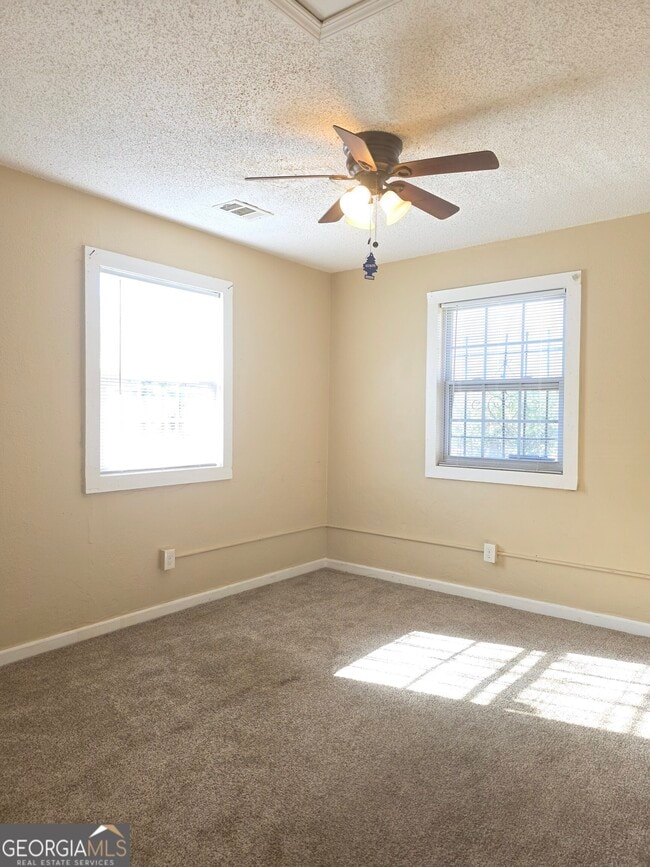 Building Photo - 1347 E Washington Rd