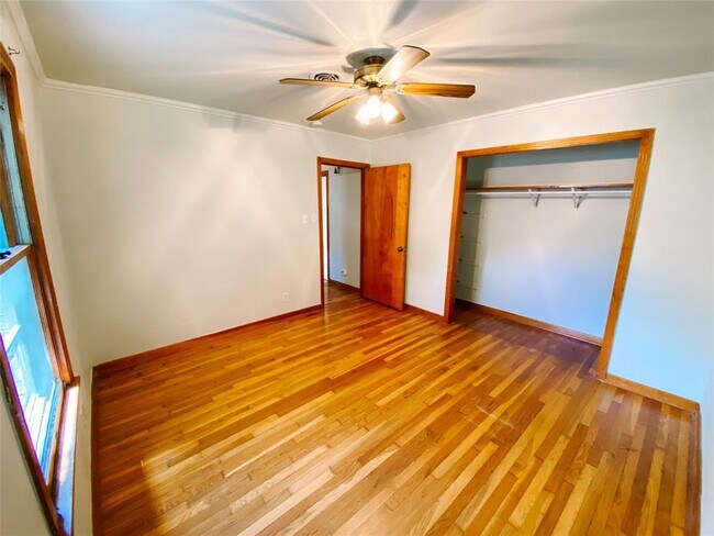 Building Photo - 1808 Princeton Ave