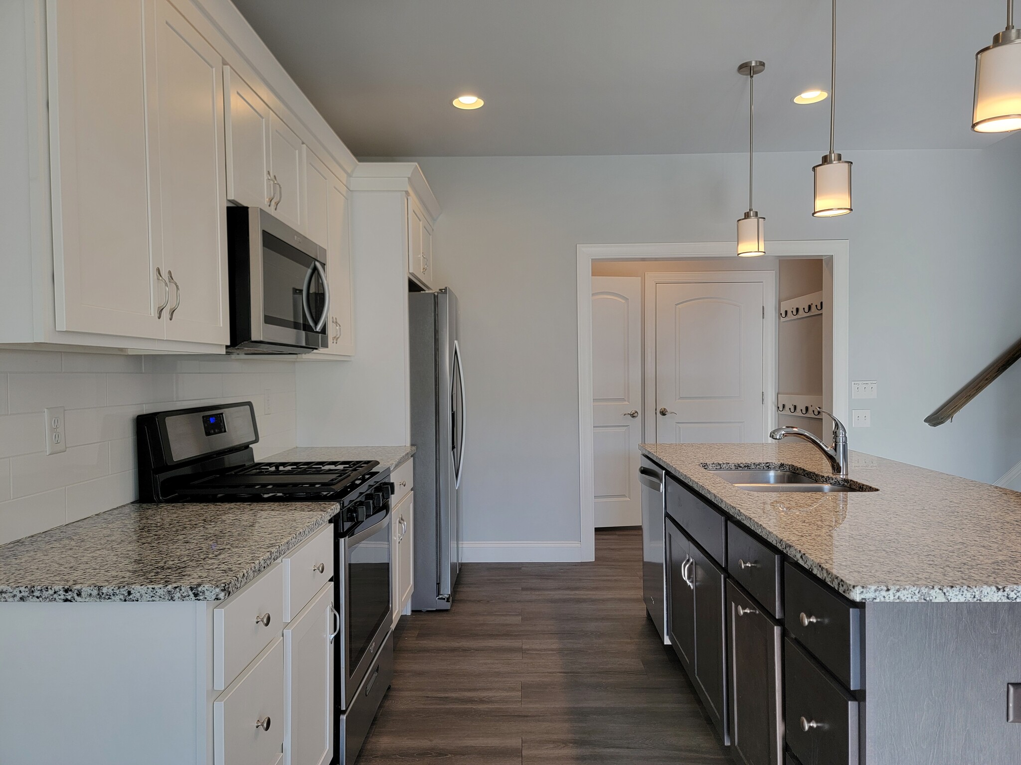 Building Photo - 213 Buckton Dr