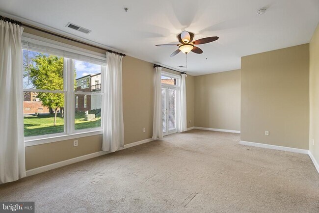 Building Photo - 35 E All Saints St