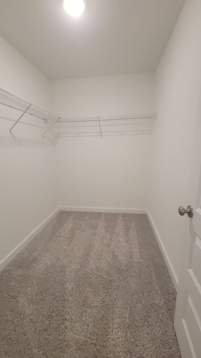 Building Photo - Section 8 Accepted!!! "Chic 3-Bed Oasis with Granite Elegance - 1720 Sq. Ft. in Huntsville!"