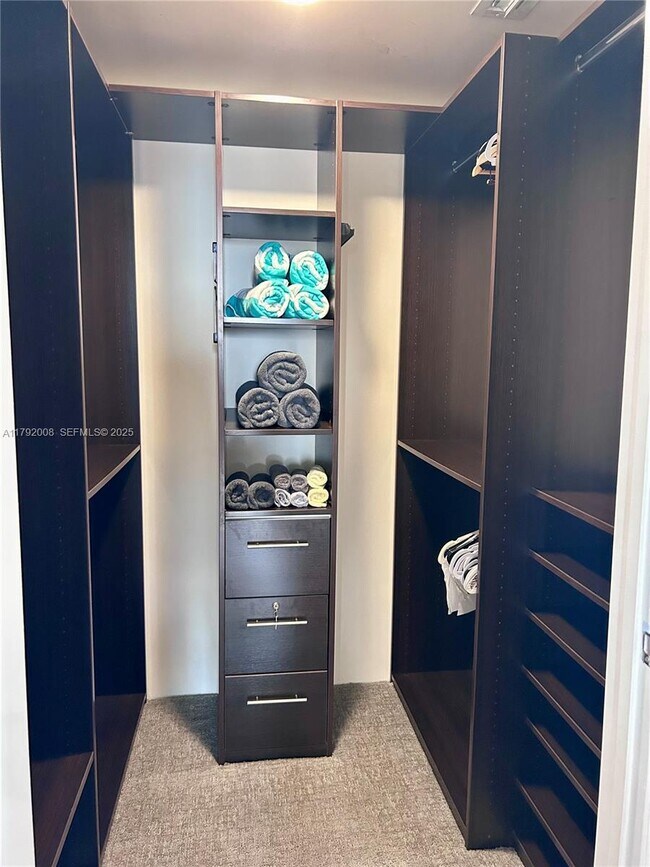 Building Photo - 1830 S Ocean Dr