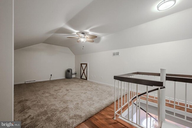 Building Photo - 805 Birch Ln