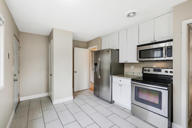 Building Photo - 6332 Xerxes Ave S