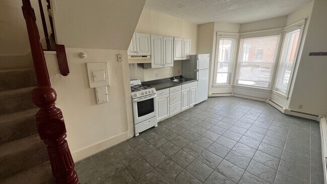 Interior Photo - 21-25 Pierce St.