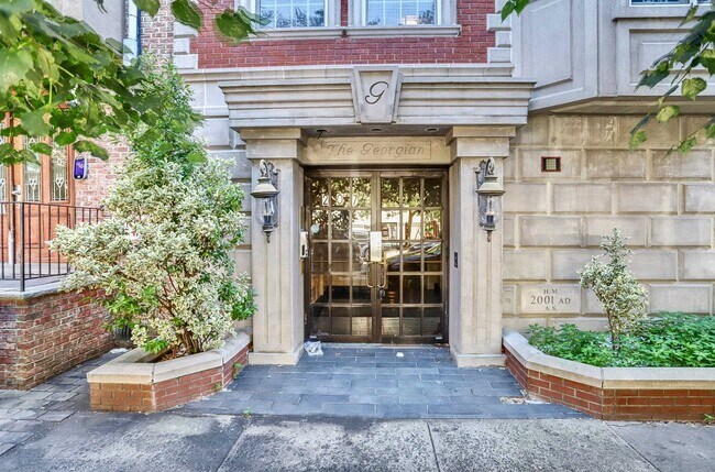 Building Photo - 205-207 Madison St