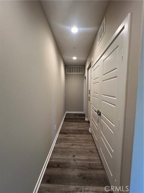 Building Photo - 177 Magnet