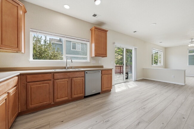 Building Photo - $2,845.95 - 3 Bed, 2 Bath Home in Thornton with Central AC and In Unit Laundry!