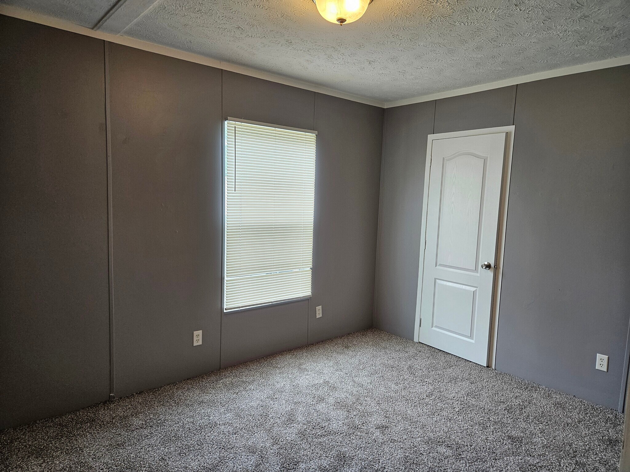 Building Photo - 94 Lynnwood Cir