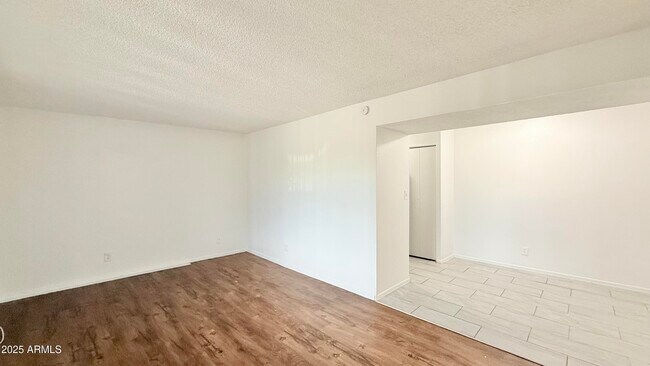 Building Photo - 2415 W Hazelwood St