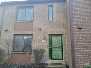 Building Photo - Lovely 3 BR/3.5 BA Townhome in Fort Lincoln!