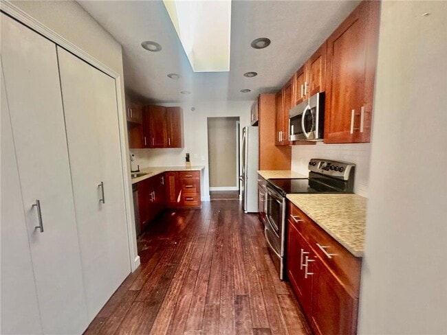 Building Photo - 2575 Heritage Dr