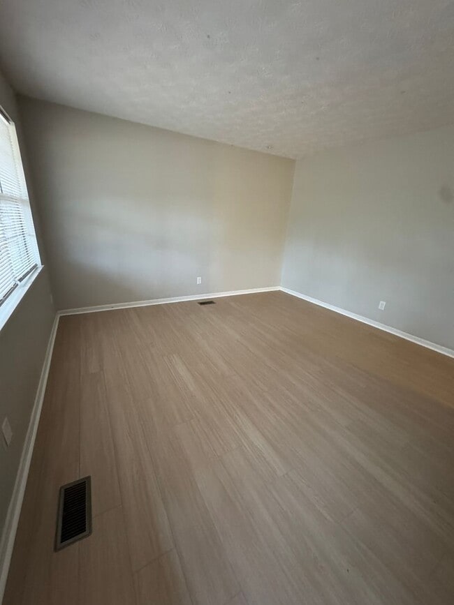 Building Photo - 2317 Glenvale Rd