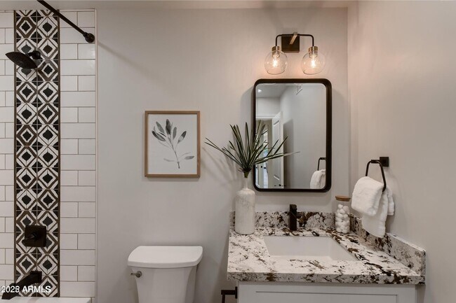 Building Photo - 8556 N 84th St