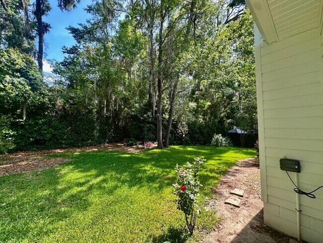 Building Photo - Spacious 4-Bedroom Gem in Sought-After Brookfield | Over 2,000 Sq Ft + Smart Features