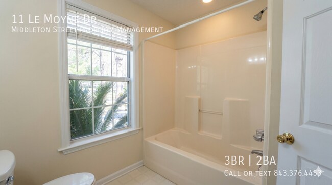 Building Photo - 11 Le Moyne Dr