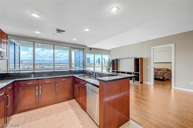 Building Photo - 4575 Dean Martin Dr
