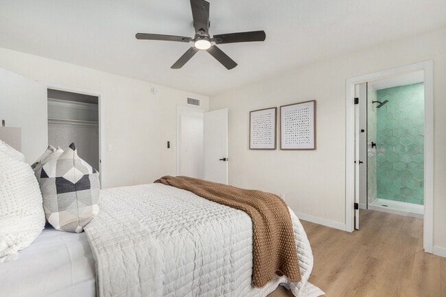 Building Photo - Fully Remodeled 4-Bedroom Home in Prime Gi...