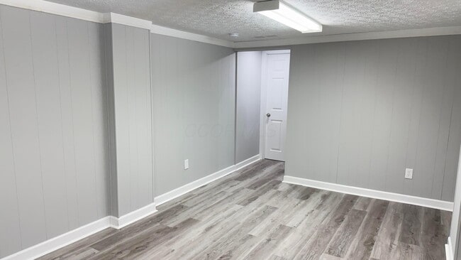 Building Photo - 904 Charleston Way Dr
