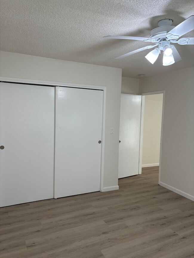 Building Photo - 72265 Sun Valley Dr