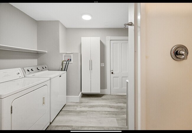 Building Photo - 25 Coleman St