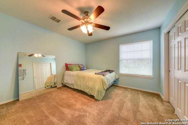 Building Photo - 3 Bedroom/2.5 Bathroom Home Located in Bentwood Ranch