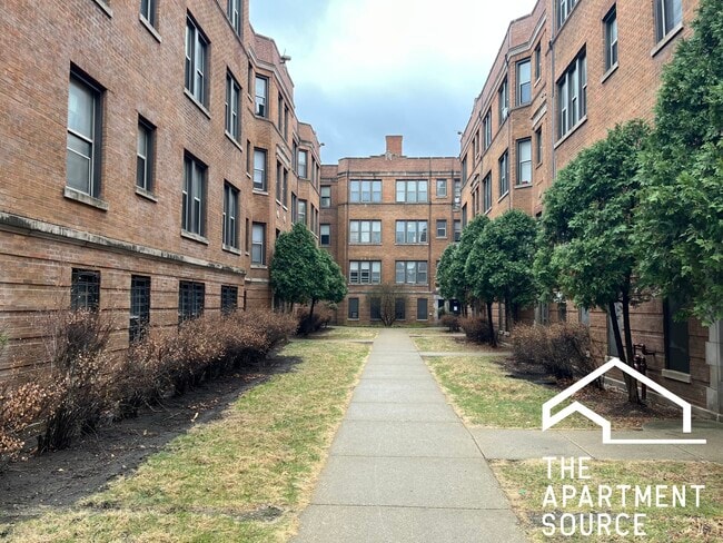 Building Photo - 1367 W Estes Ave