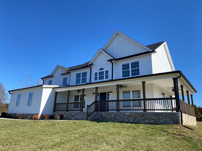 Building Photo - 189 Summerlyn Dr