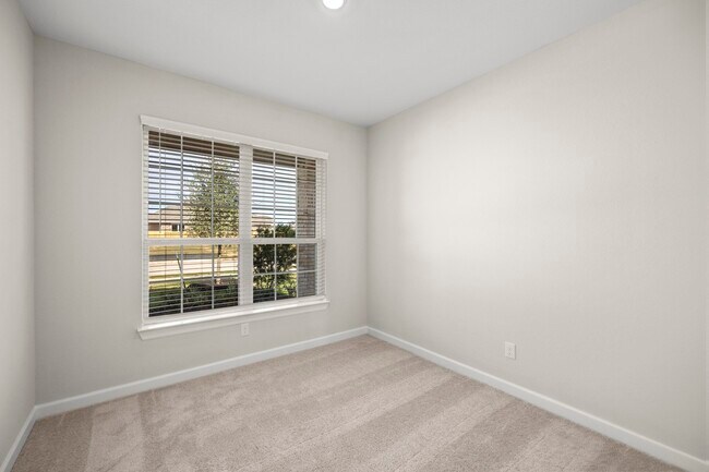 Building Photo - 3033 Sorrento Hl Dr