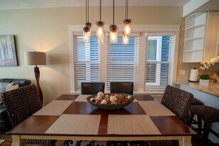 Building Photo - 3538 N Hamilton Ave