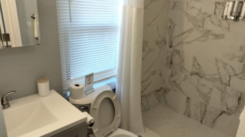 Building Photo - 2031 S Langley St