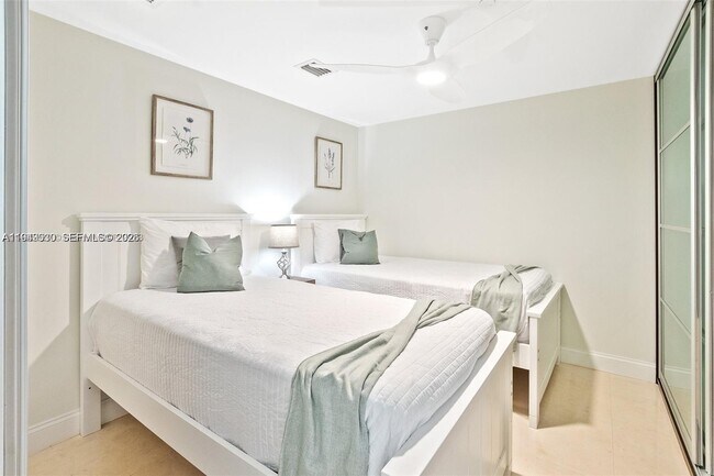 Building Photo - 1800 S Ocean Dr