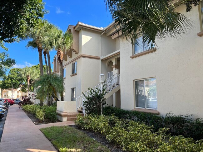 Building Photo - 18106 Glenmoor Dr