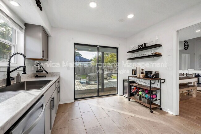 Building Photo - 7575 Tippin Ave