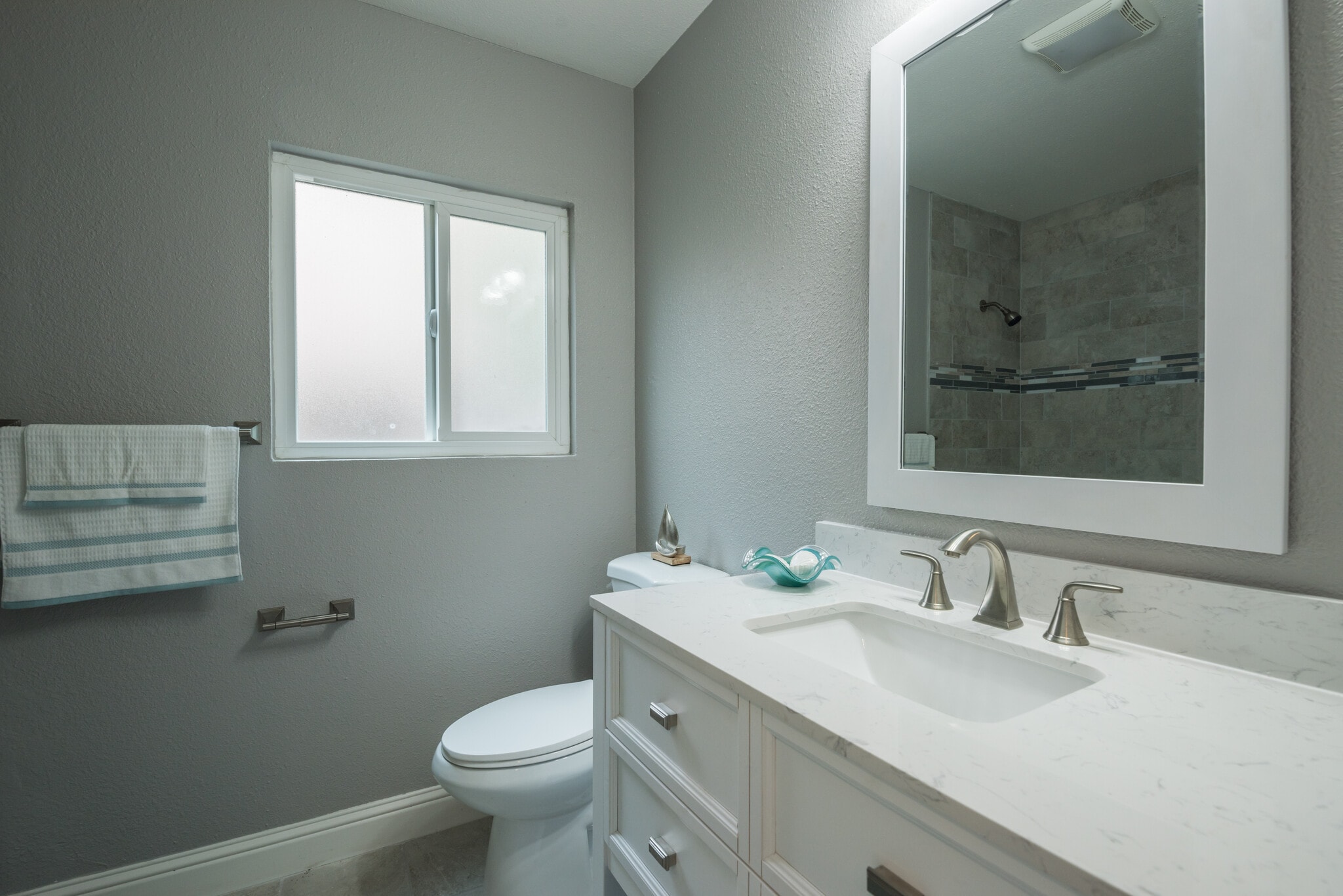 Guest Bath - 569 Argonaut St